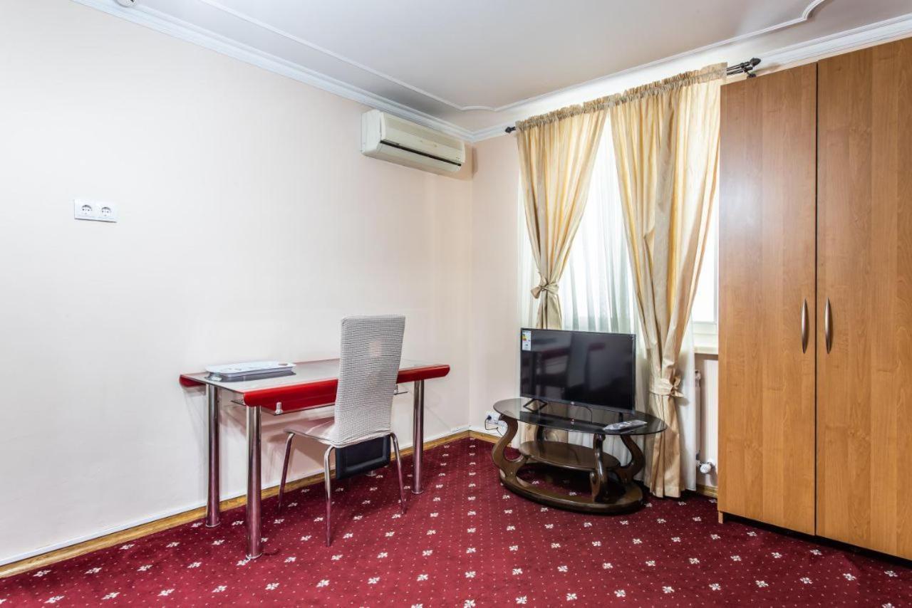 Star Rent Hotel Chisinau Exterior foto