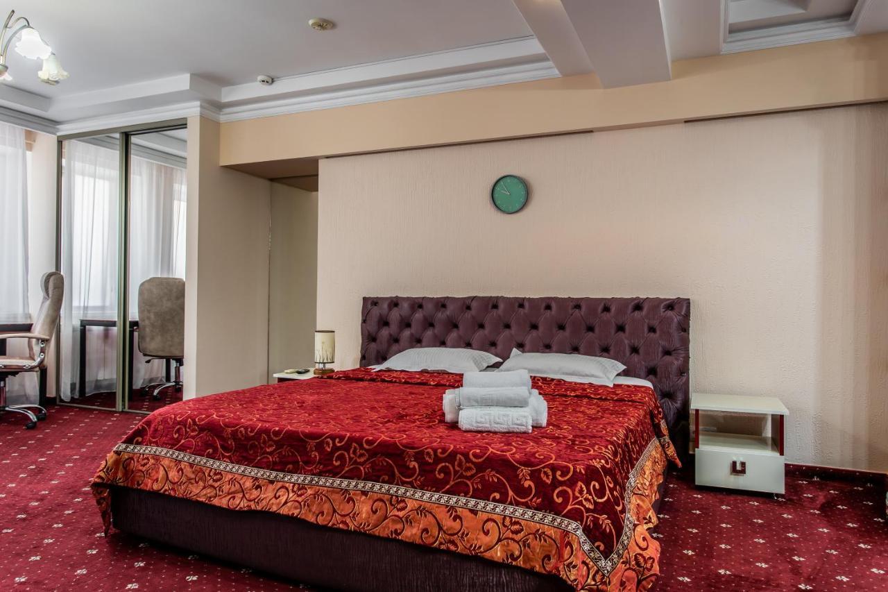 Star Rent Hotel Chisinau Exterior foto