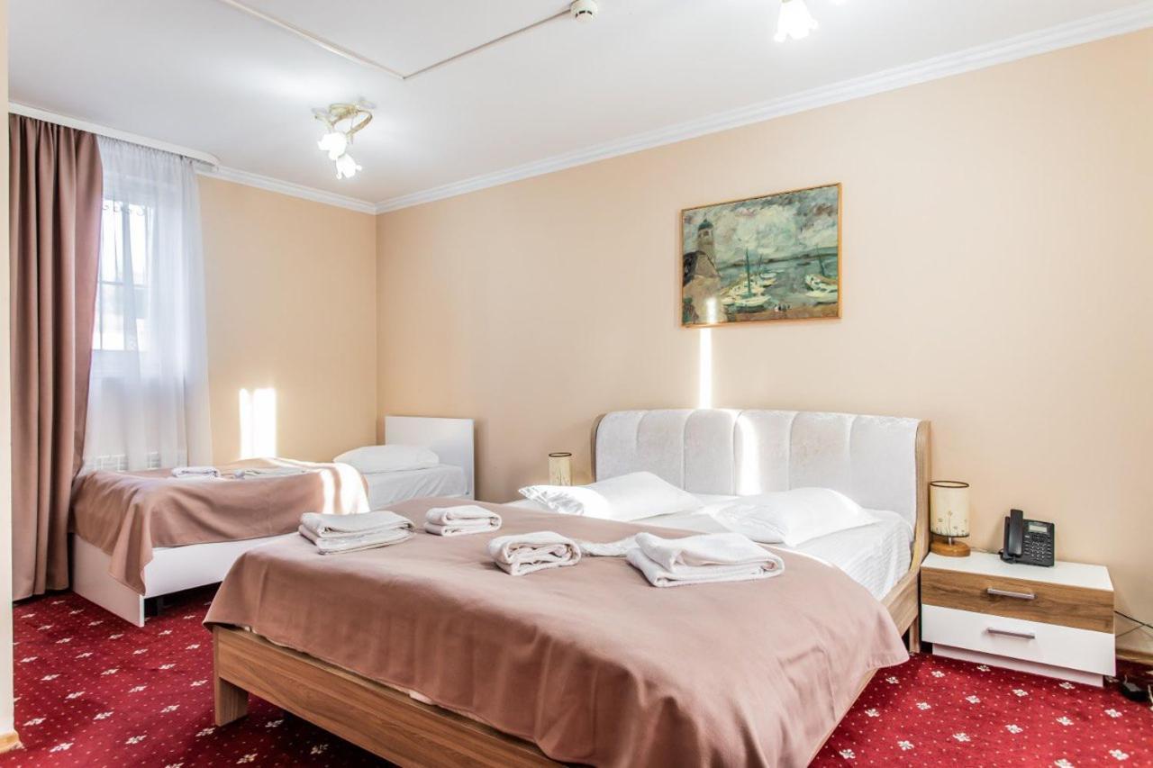 Star Rent Hotel Chisinau Exterior foto